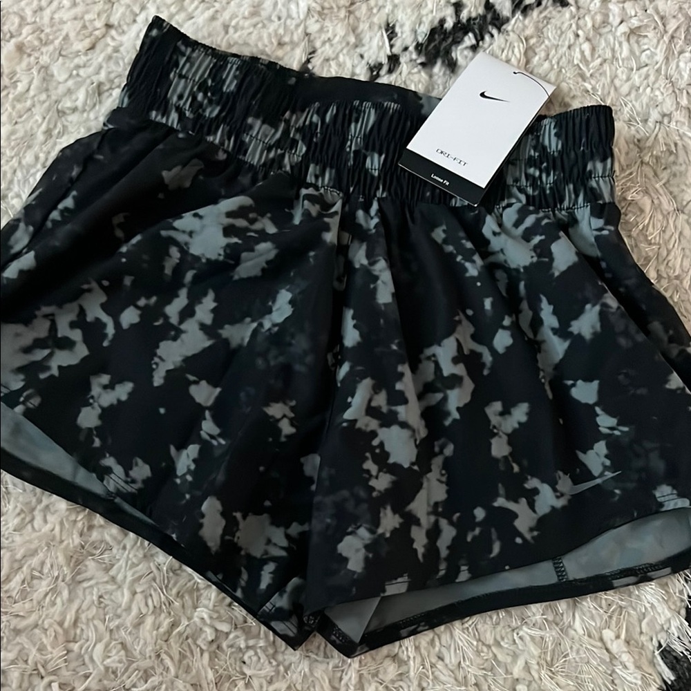NWT Nike One Dri-FIT Mid-Rise Shorts